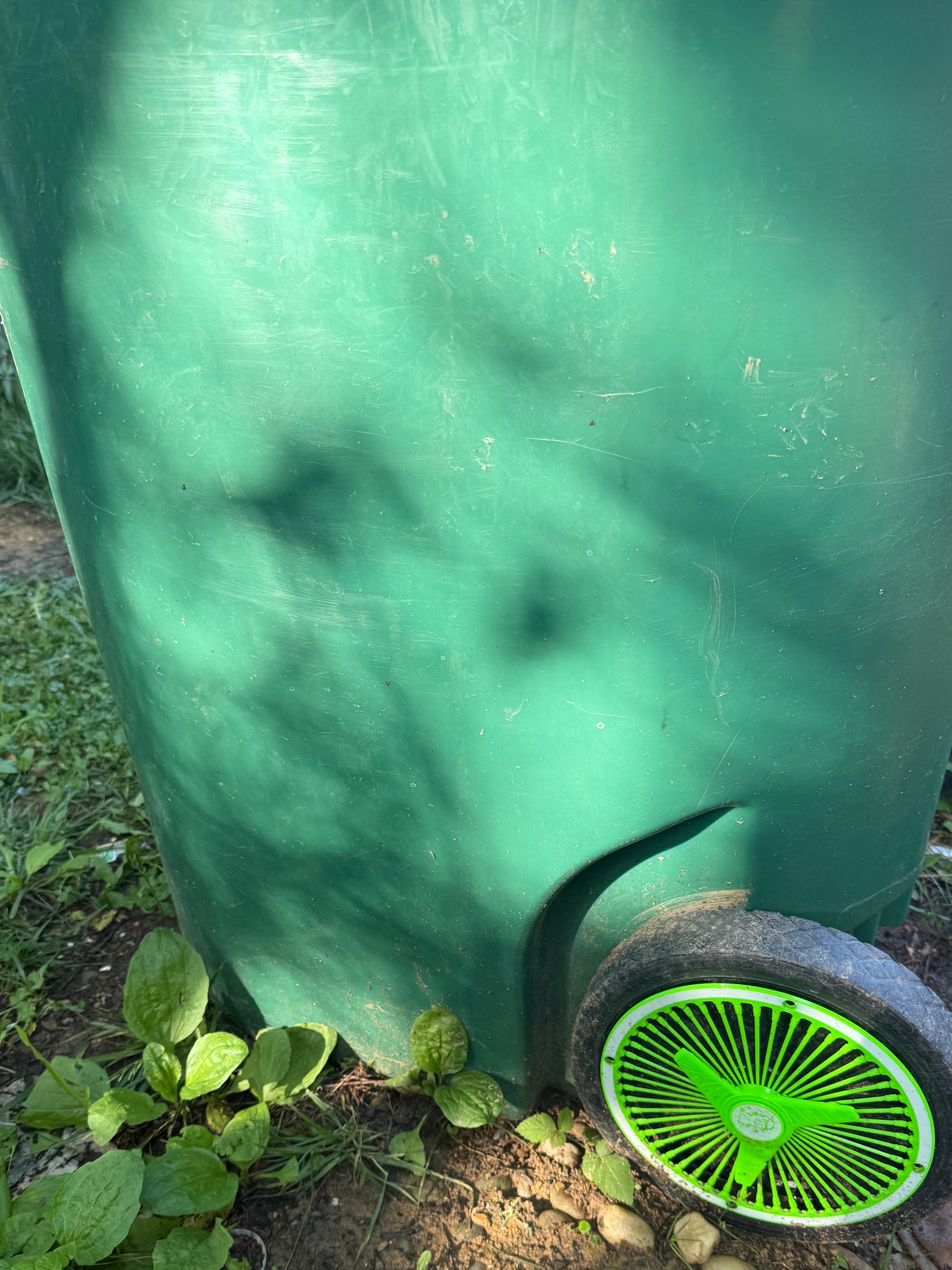 Trash Can/Lawn Mower Hubcap Set